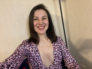 Alter: 37 / Zwilling - Alter: 170 / normal - Geschlecht: weiblich - Ausrichtung: heterosexuell - Haare: brünett / mittellang - Piercing: keins - bewebmaster-Alter: B - Hautfarbe: weiss - Augen: braun - Rasur: vollrasiert